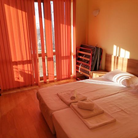 Villa B&B Varna Exteriör bild