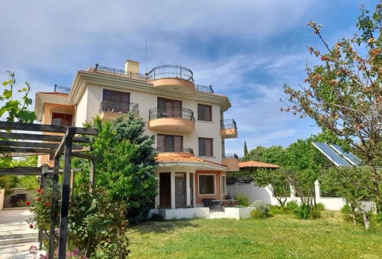 Villa B&B Varna Exteriör bild